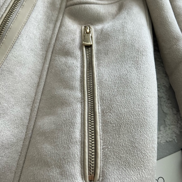 Faux shearling coat - Picture 5 of 9